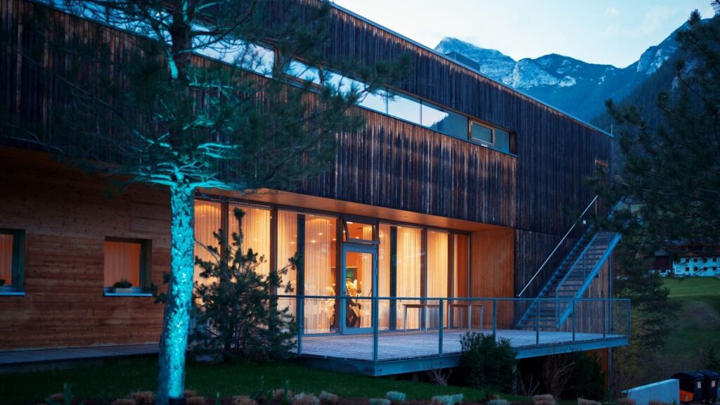 Das_Steinberg_Architektur_Abendstimmung_16_9